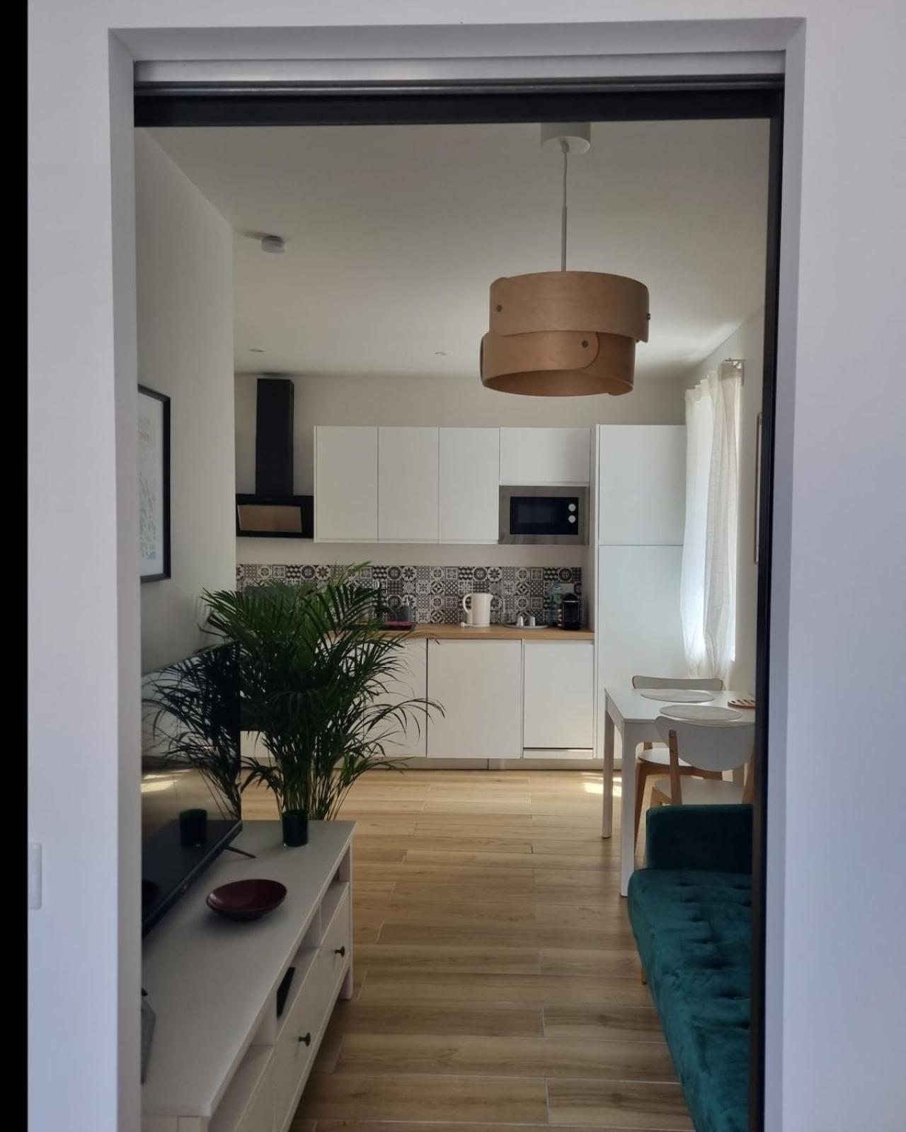 06An - Beautiful Apartment In The Heart Of Old Antibes Luaran gambar