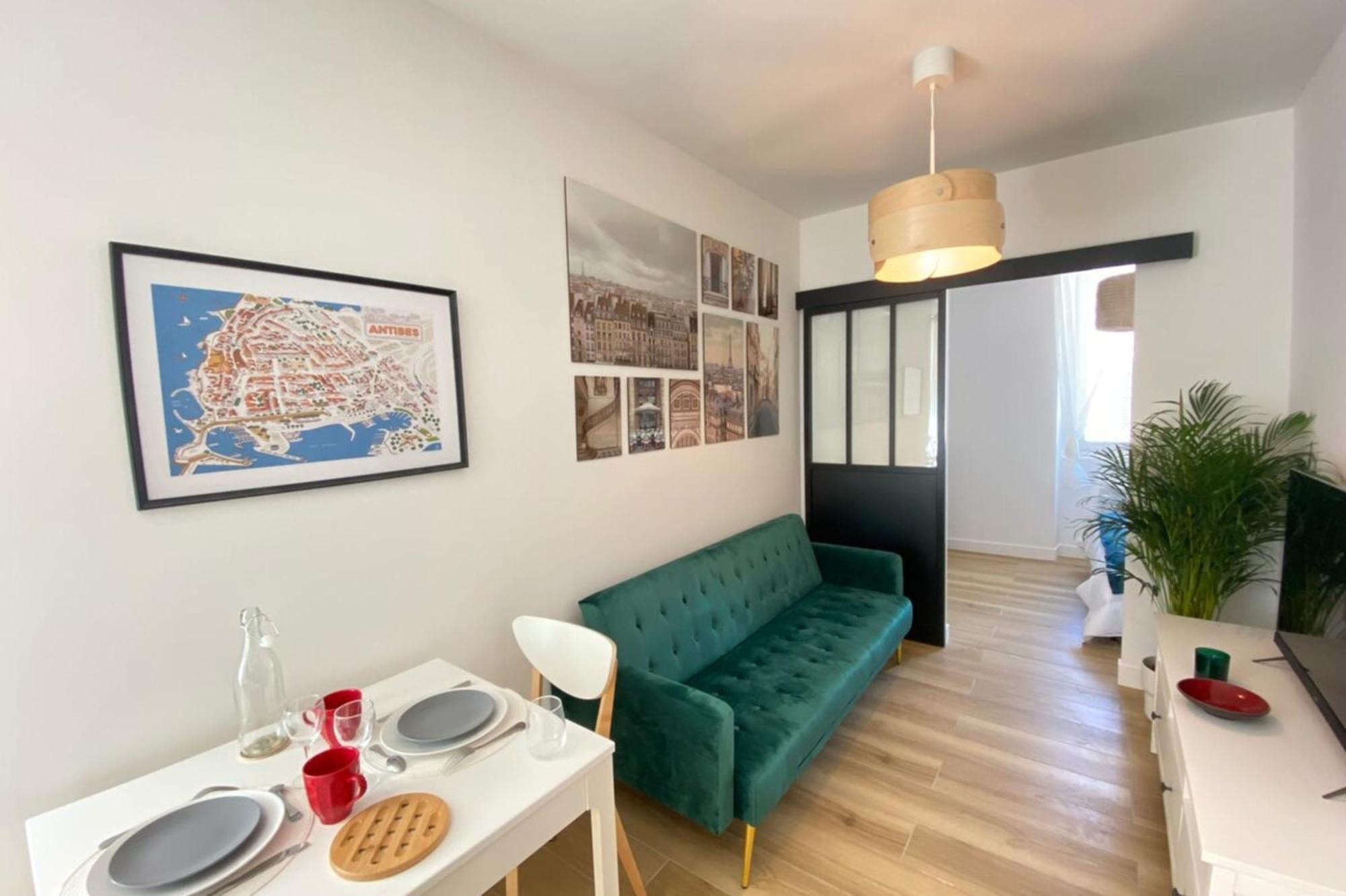 06An - Beautiful Apartment In The Heart Of Old Antibes Luaran gambar